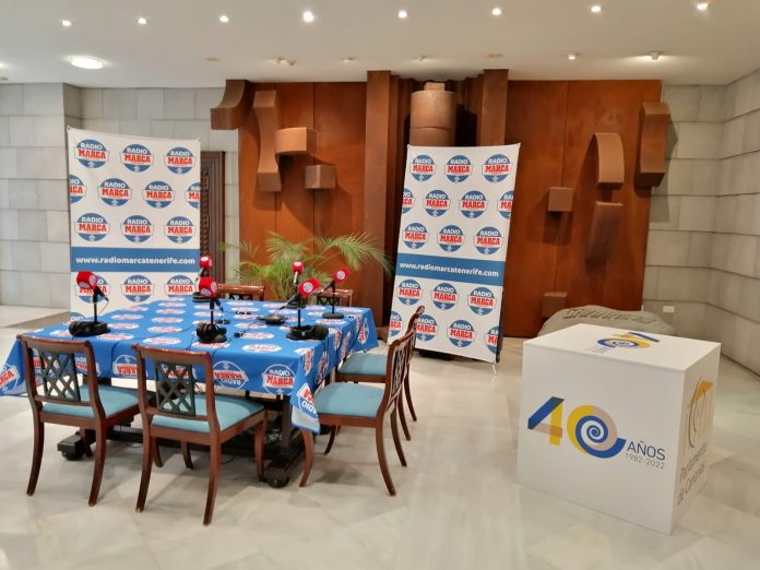 set radio marca parlamento de canarias