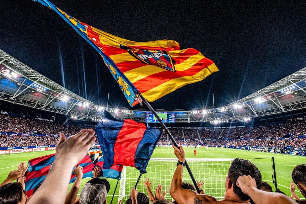 levante ud