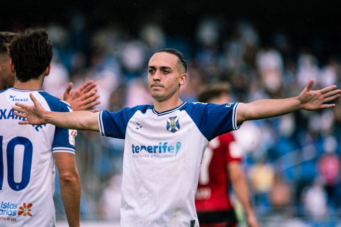 luismi cruz celebracion gol heliodoro tenerife mirandes 23 24