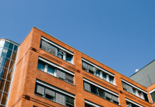 Vivienda adjudica la redacción de los proyectos para la rehabilitación energética de 17 grupos de inmuebles