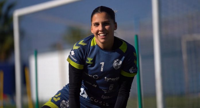 NOELIA RAMOS UD COSTA ADEJE TENERIFE EGATESA ENTRENAMIENTO