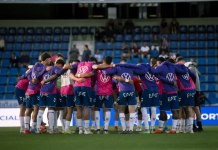 Vuelta al trabajo con el futuro de nueve futbolistas en el aire