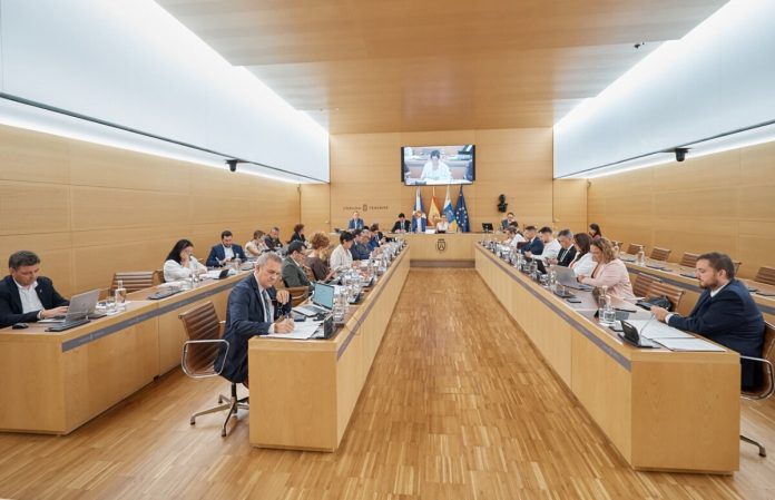 PLeno-Cabildo-Tenerife-1200x774